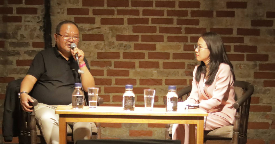 Aakhar Aizawl with C. Lalawmpuia Vanchiau